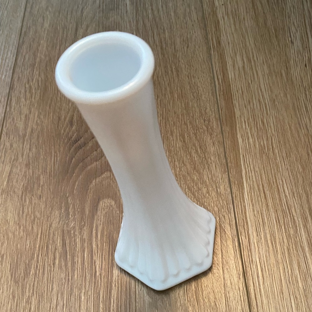 E.O. Brody Co. #175 Made In USA Milk Glass Vase